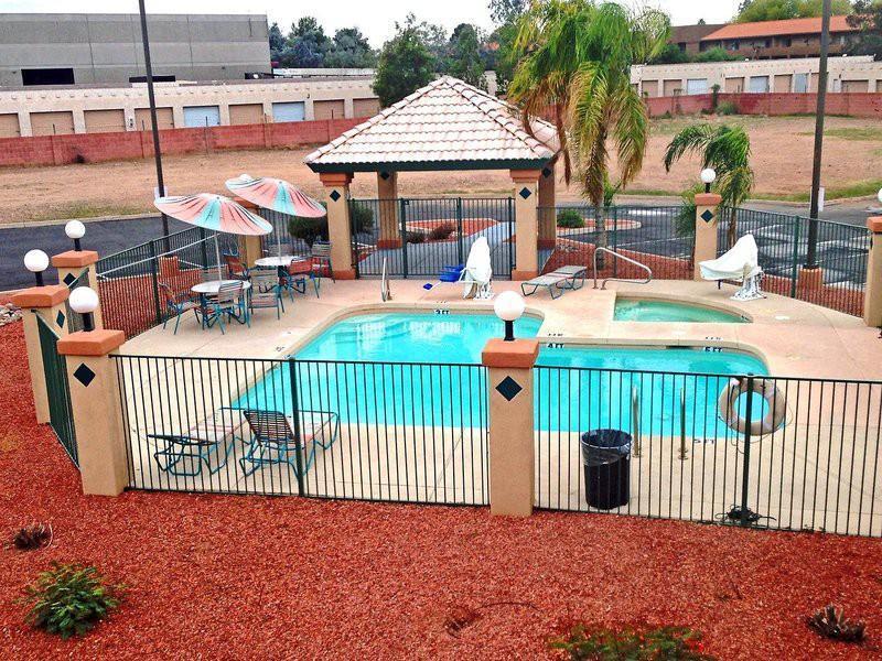 Infinity Inn & Suites Tempe Exterior foto