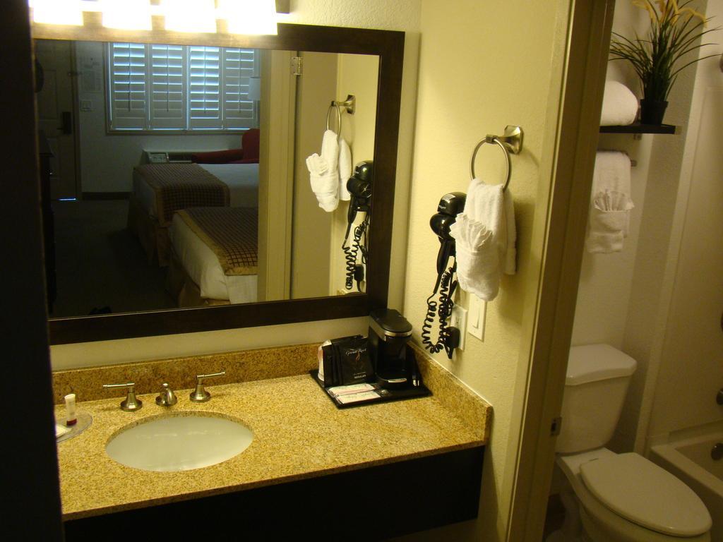 Infinity Inn & Suites Tempe Exterior foto