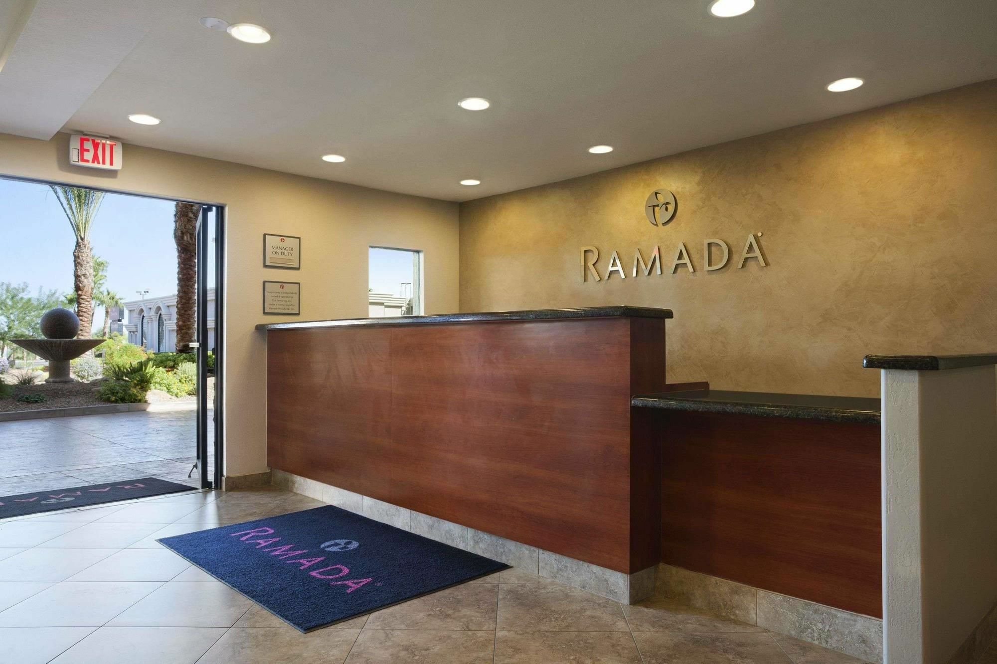 Ramada By Wyndham Tempe/At Arizona Mills Mall Exterior foto